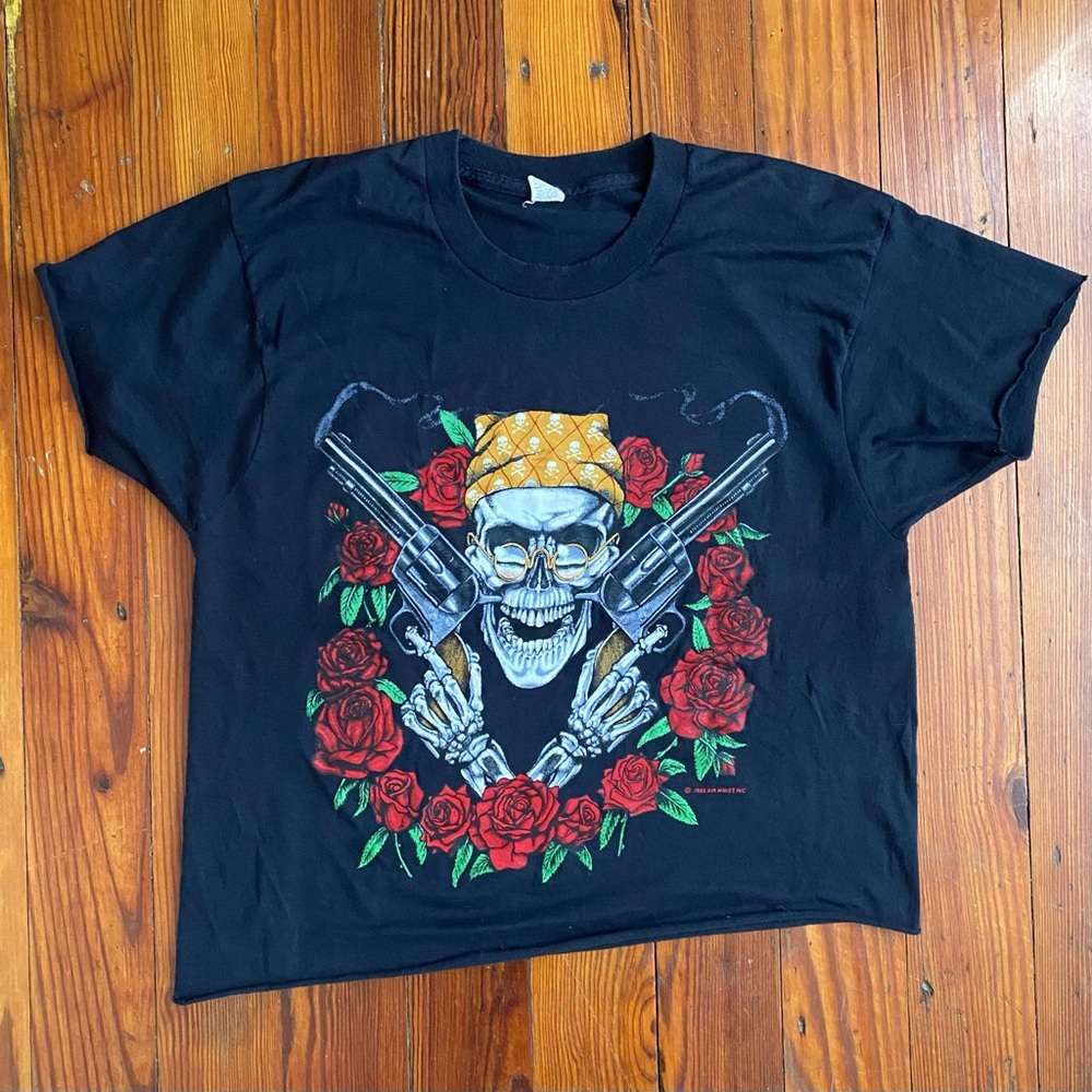 Vintage 80s Air Waves Inc Screen Stars smoking guns roses and skull tee